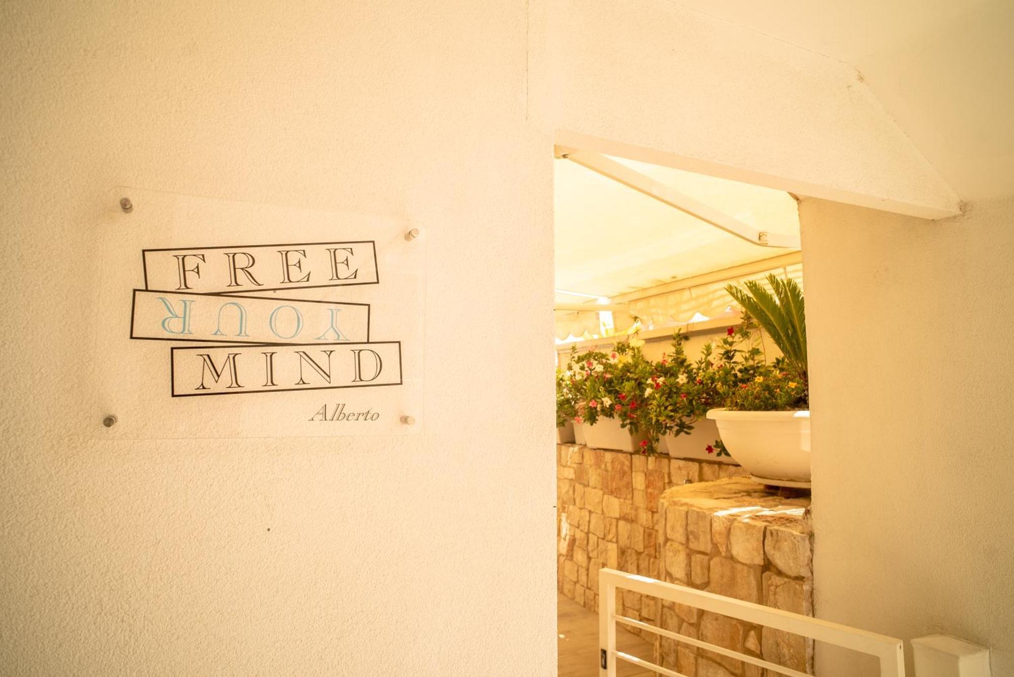 Free Your Mind - Alberto Сasa de vacaciones